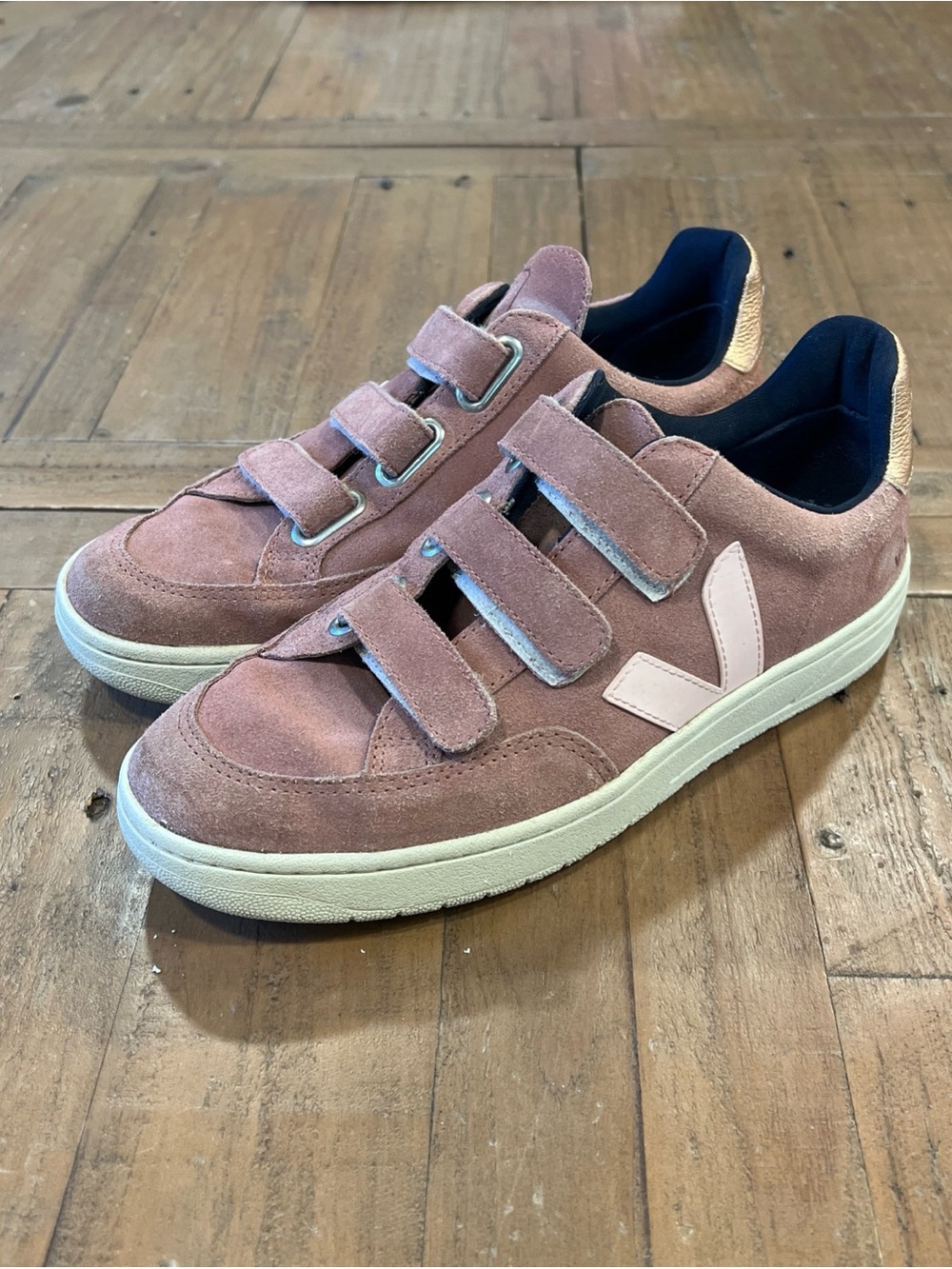 Veja V-12 Hook And Loop Sneakers Suede Dried Petal Women’s 8 BR 37 Uk 39 Preppy
